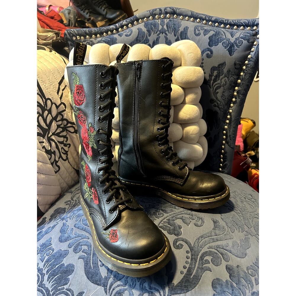 Dr Martens Vonda Red Rose Knee High Size 5/EU 36*